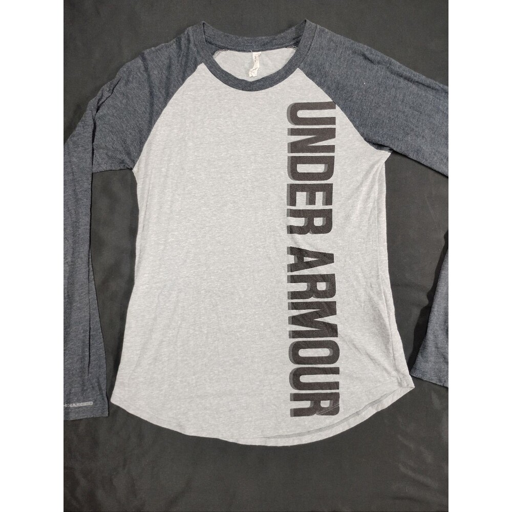 Under Armour Gray with Dark Navy Raglan Long Sleeves Curved Hem Top